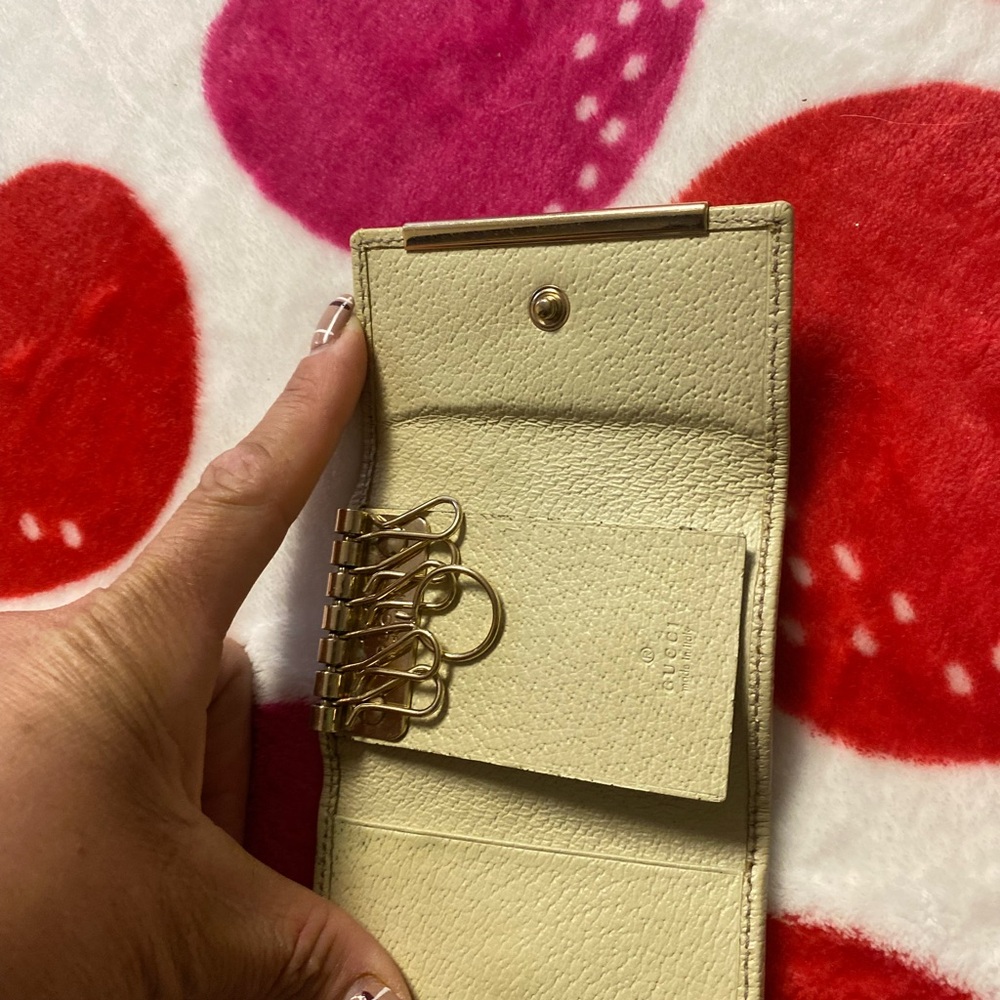 Cream Leather Key Holder with Snap Closure